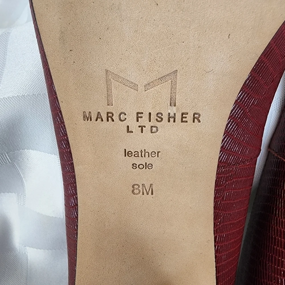 Marc Fisher LTD Zelda Dark Red Croc Leather Block Heel Pointy Toe Pump Size 8M